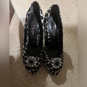 NINA NEW YORK satin fancy high heels sandals great used condition size 7